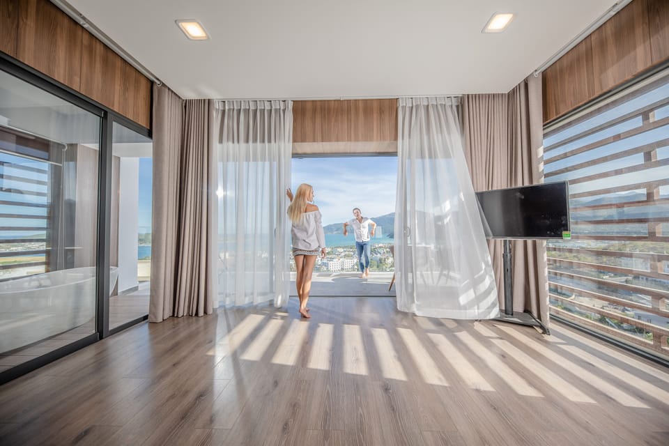 Grand Villa, 5 Bedrooms, Ocean View | Minibar, in-room safe, desk, soundproofing