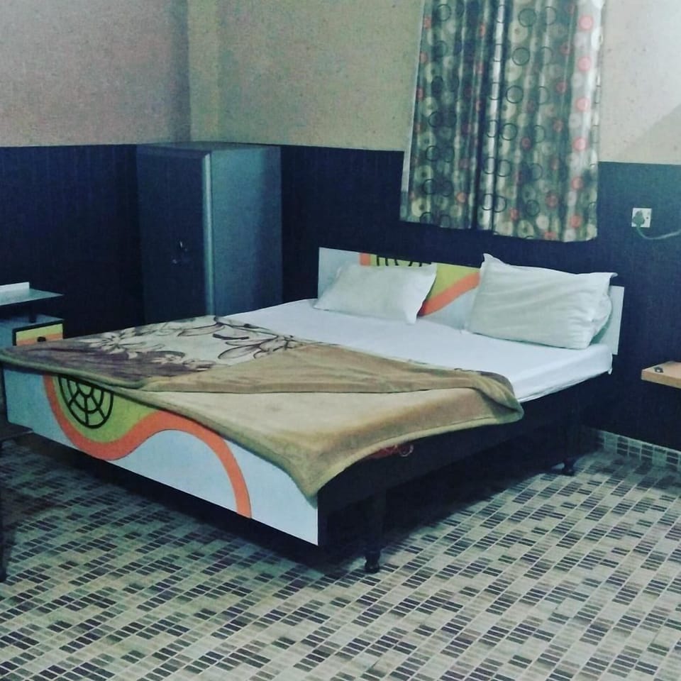 Economy Double Room, 1 Double Bed | Premium bedding, desk, free WiFi