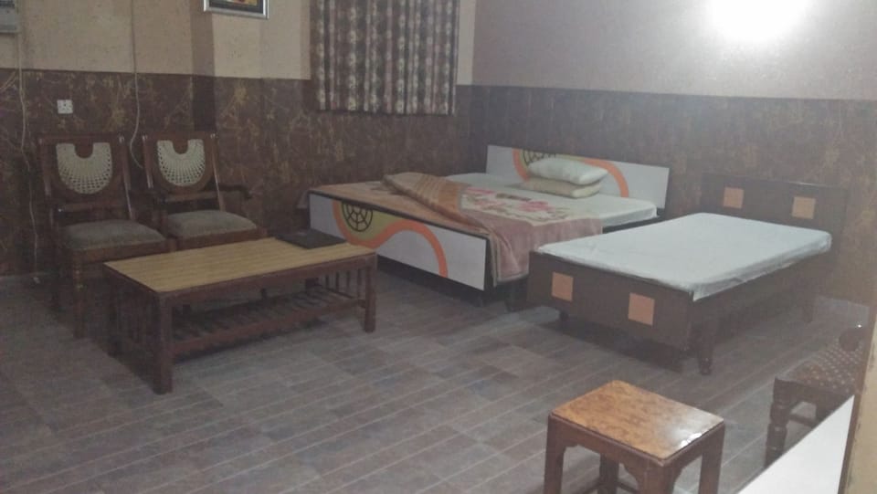 Classic Double Room, 1 Double Bed | Premium bedding, desk, free WiFi