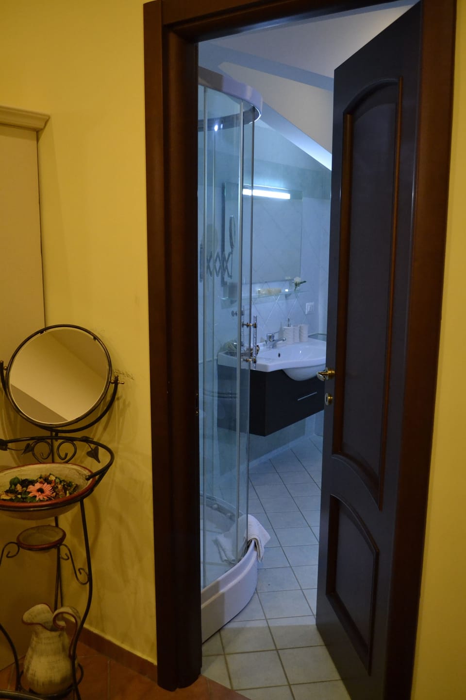 Double Room | Bathroom | Eco-friendly toiletries, hair dryer, bidet, towels