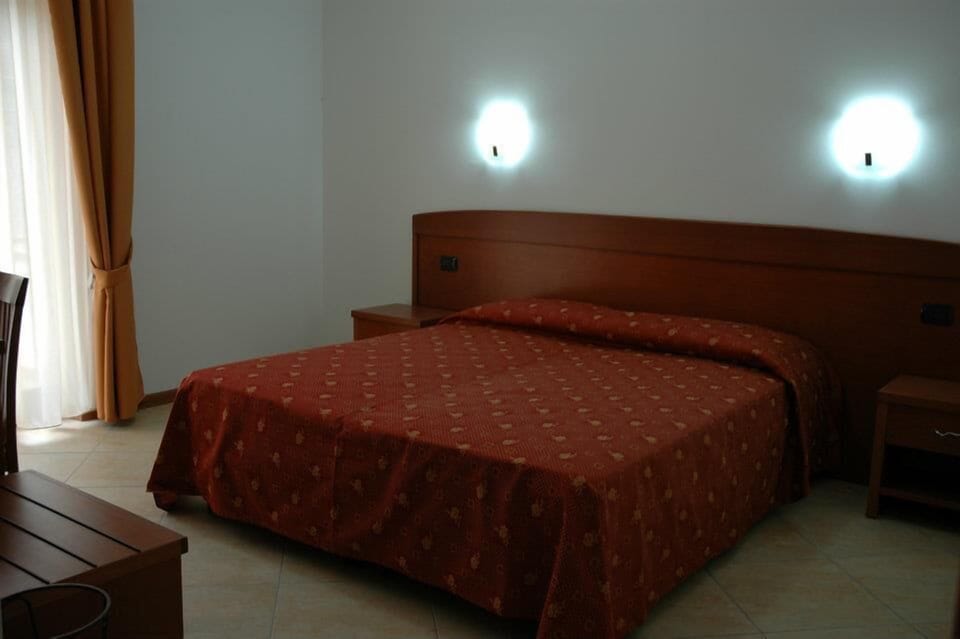 Minibar, in-room safe, desk, soundproofing