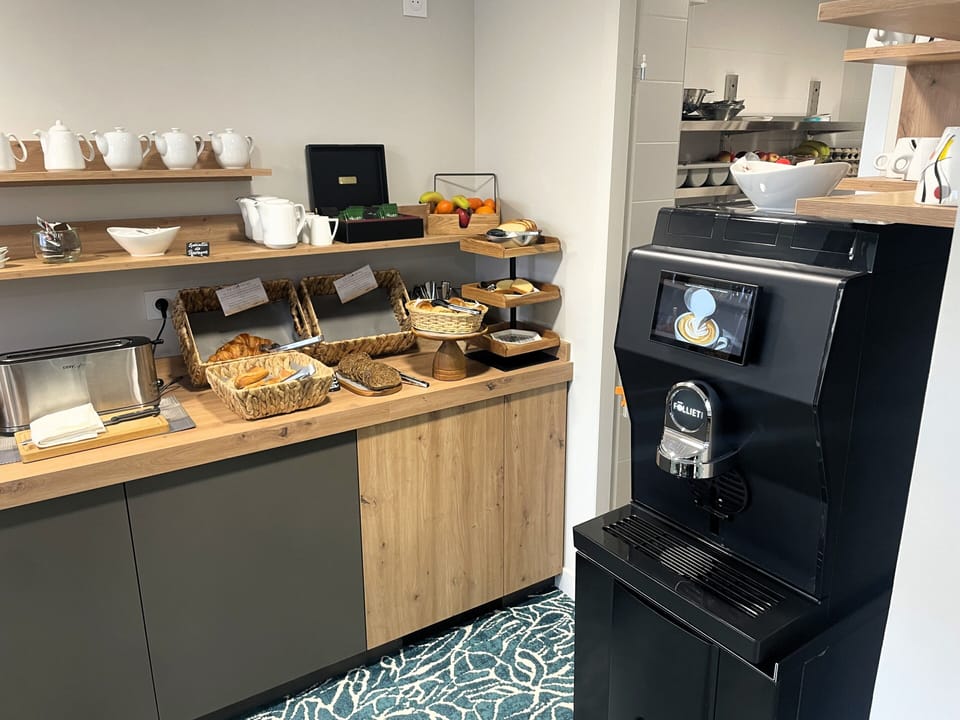 Buffet breakfast for a fee on weekends