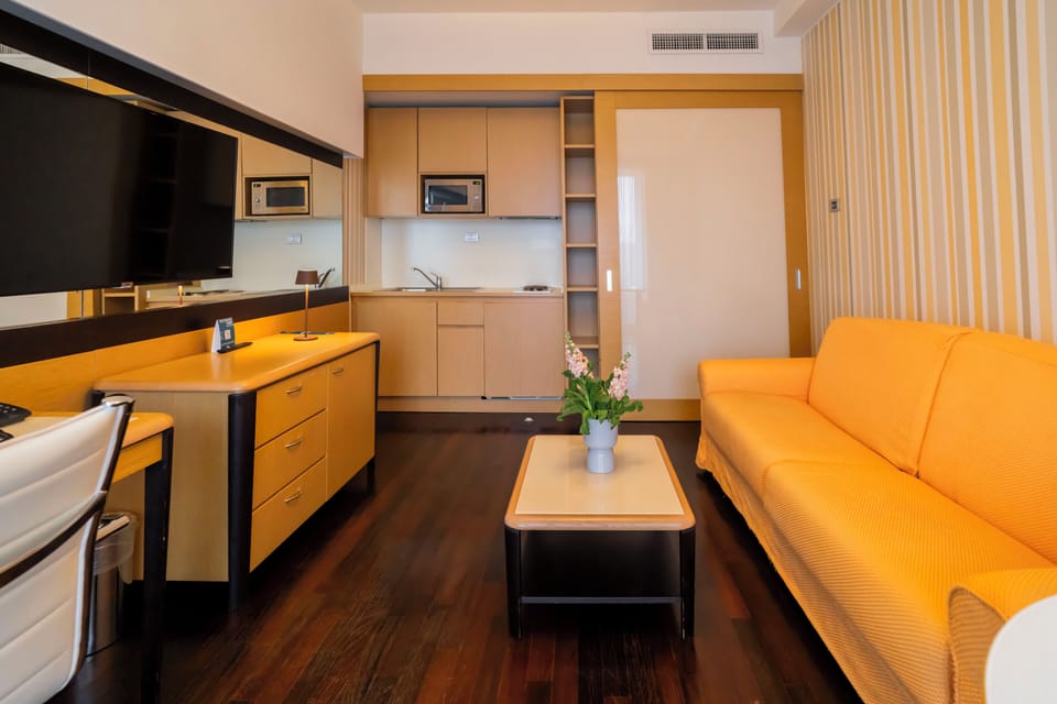 In-room safe, desk, blackout drapes, soundproofing