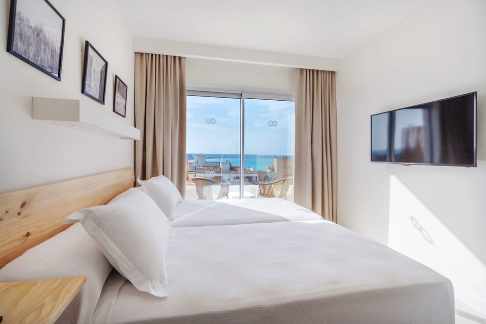 Superior Double Room | In-room safe, desk, blackout drapes, WiFi (free)
