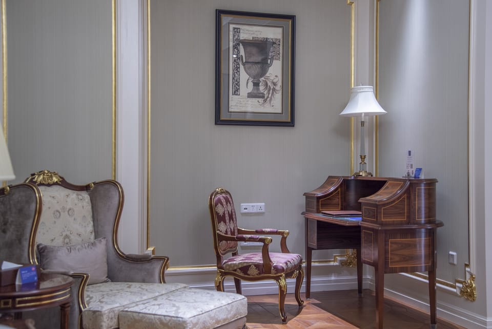 Club Suite, 1 Bedroom, City View | Minibar, in-room safe, desk, laptop workspace