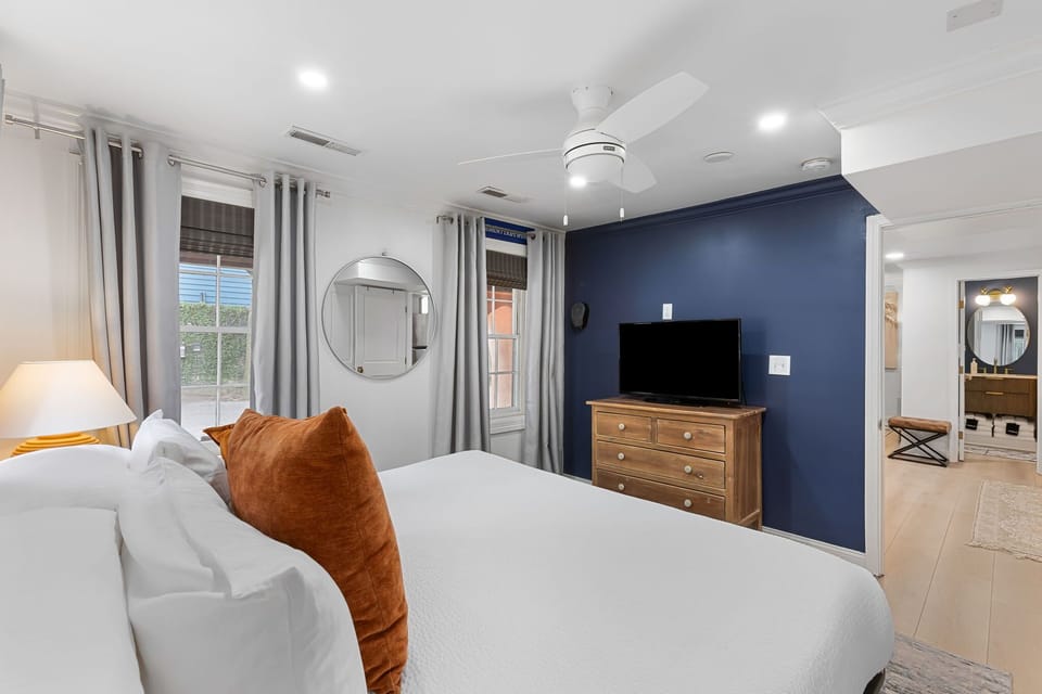 Luxurious King Size Bed