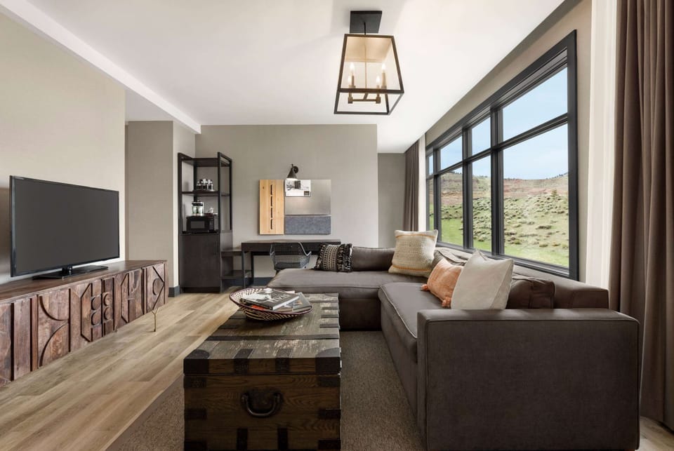 Family Suite, 2 Bedrooms, Non Smoking | In-room safe, desk, blackout drapes, rollaway beds