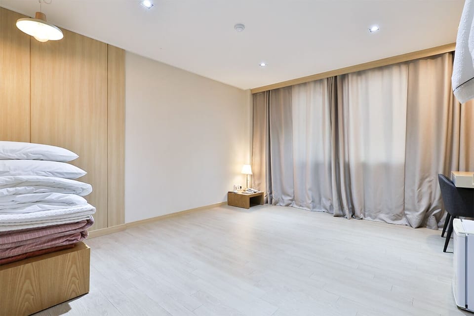 Family Ondol | Desk, soundproofing, free WiFi, bed sheets