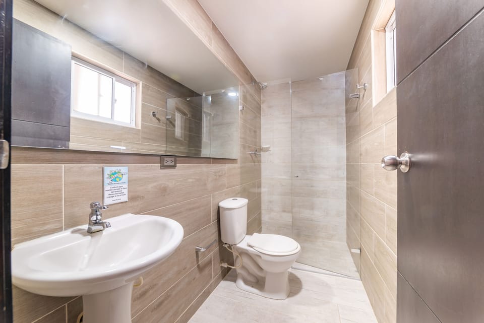 Triple Room | Bathroom | Shower, free toiletries, towels, soap