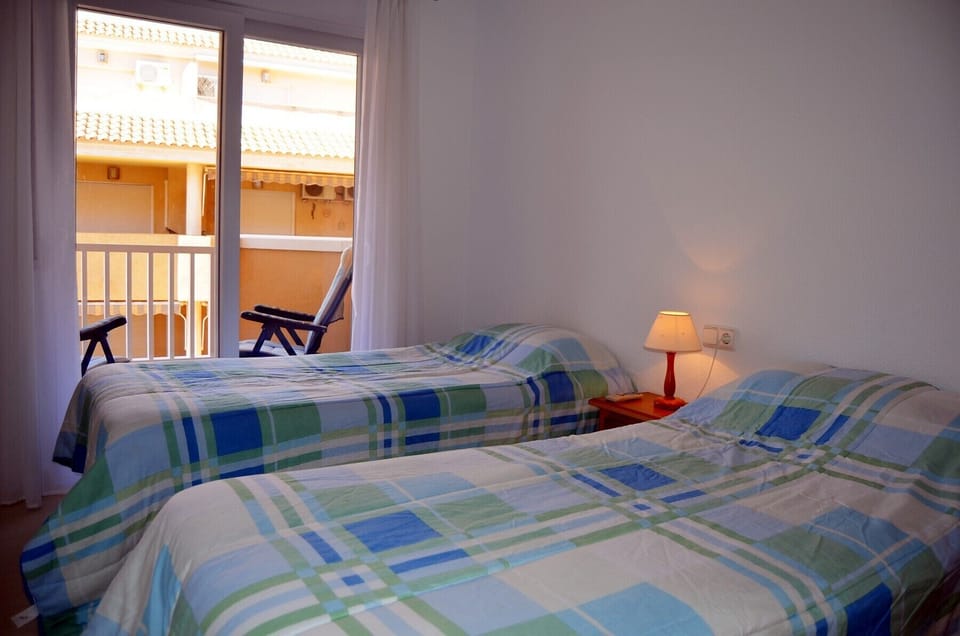 2 Single bed bedroom with lamp and interiors