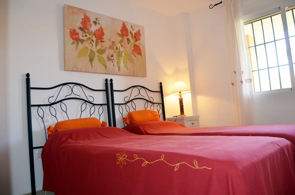 Albatros 3 Apartment with 2 single bed spacious bedroom having beautiful interiors