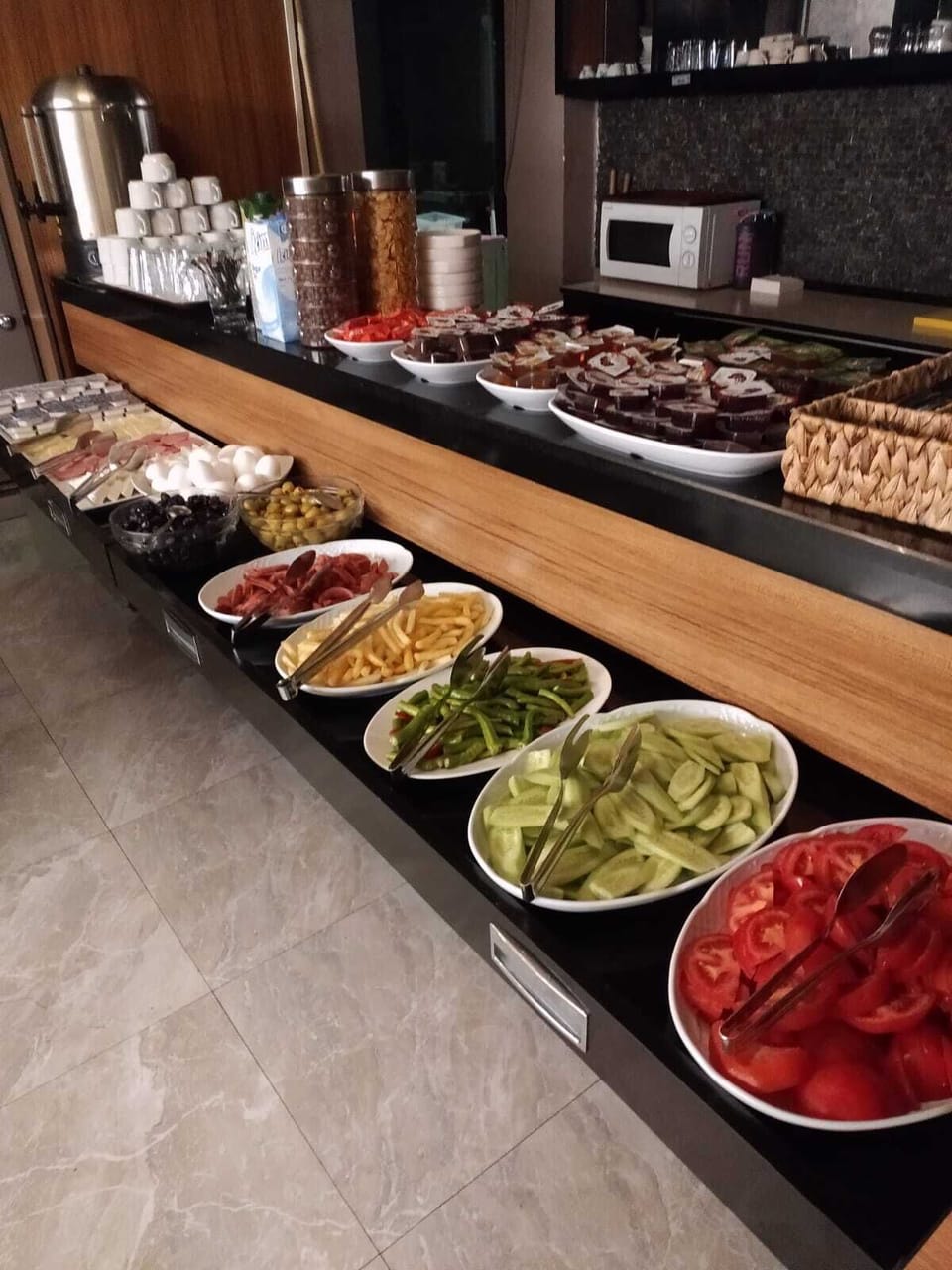 Free daily buffet breakfast