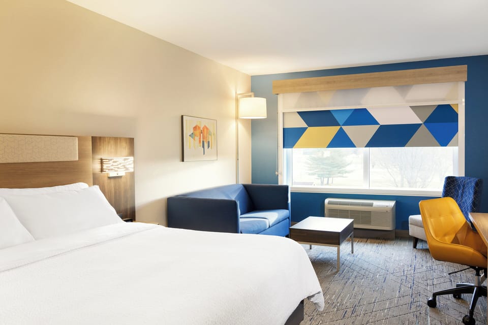 Standard Room, 1 King Bed with Sofa bed | Desk, iron/ironing board, free WiFi, bed sheets