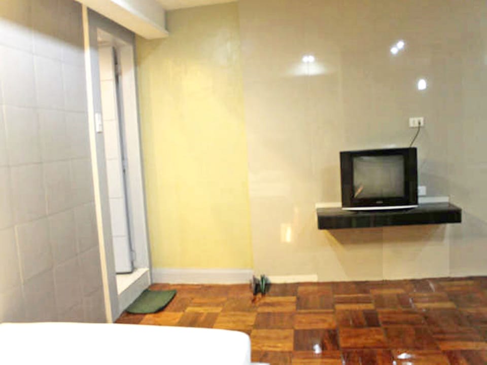 Garage Room | Room amenity