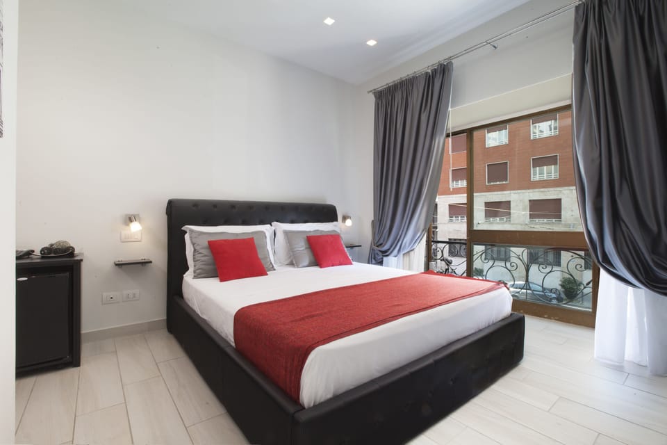 Superior Double Room, 1 Bedroom, Non Smoking, City View | Minibar, in-room safe, desk, soundproofing