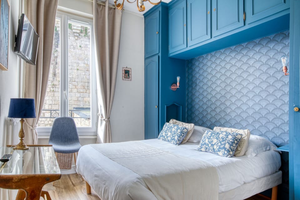 Standard Double Room | In-room safe, desk, blackout drapes, soundproofing