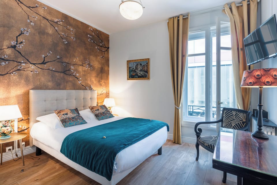 Superior Double Room | In-room safe, desk, blackout drapes, soundproofing