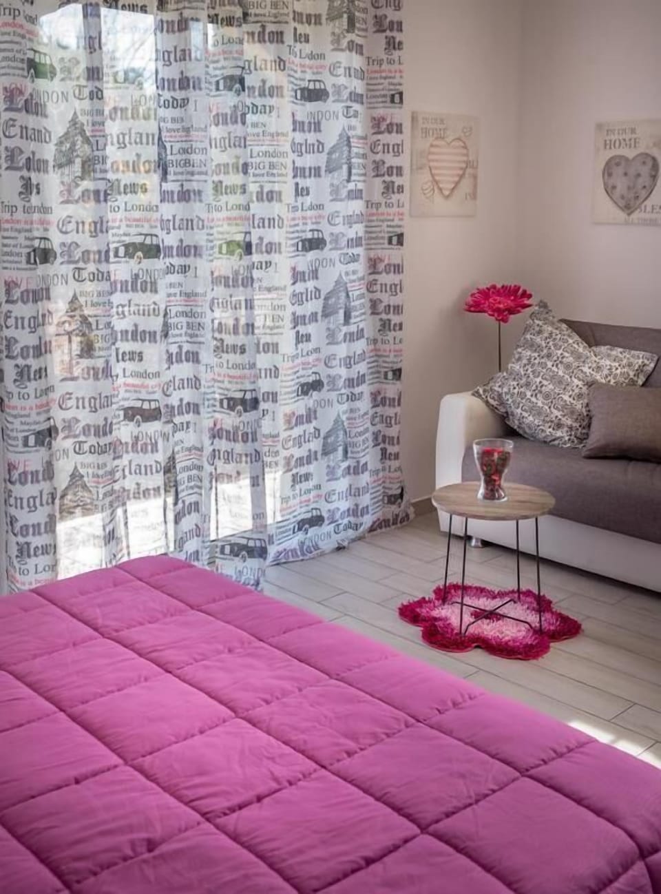 Family Room | Premium bedding, desk, soundproofing, free WiFi