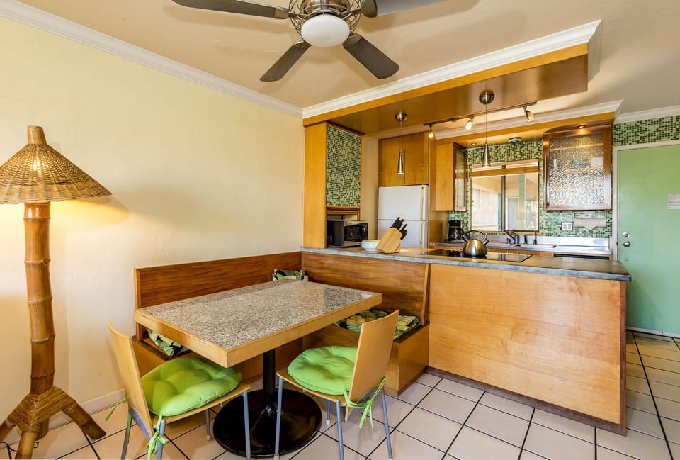 Built in breakfast nook