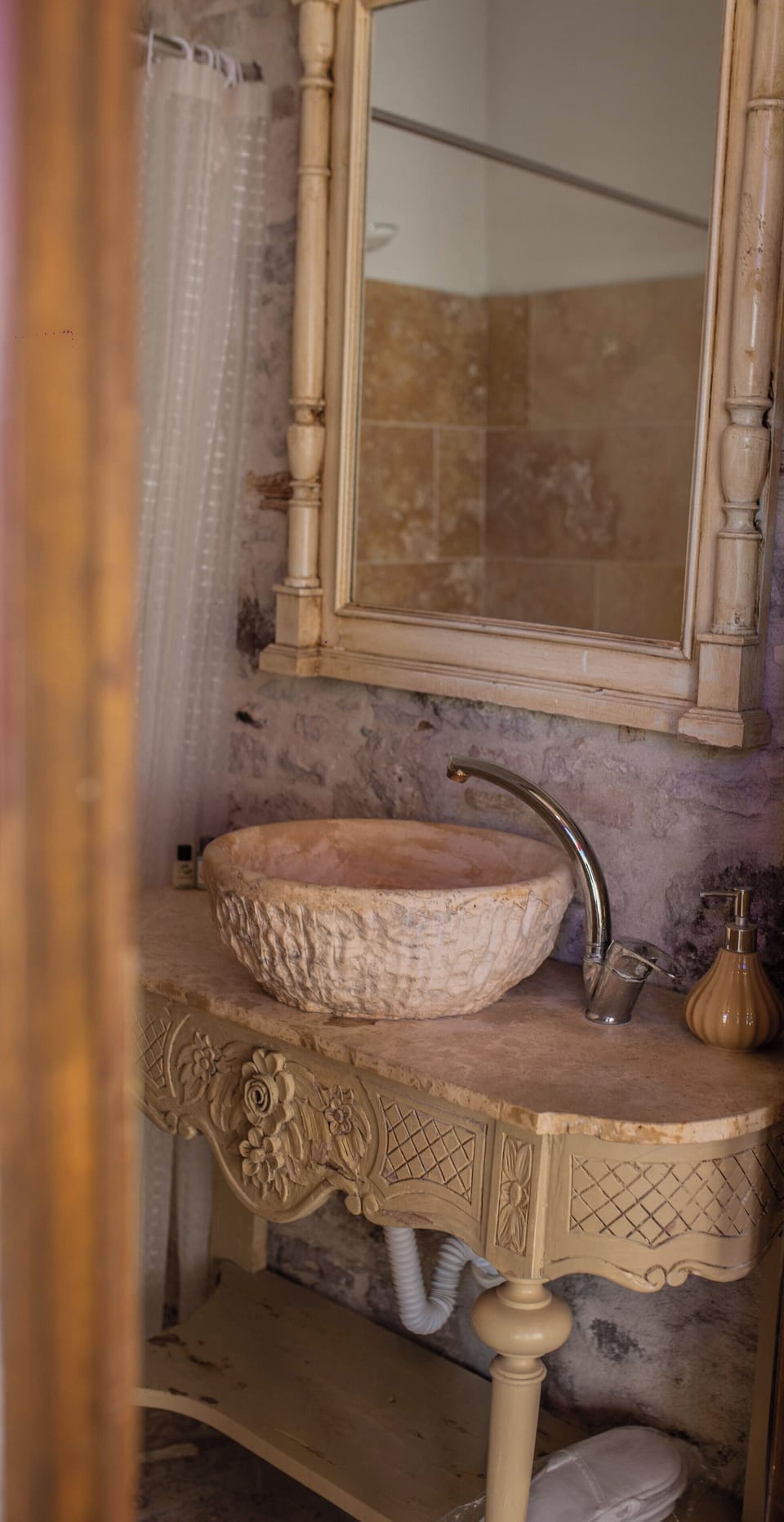 Triple Room | Bathroom | Shower, free toiletries, hair dryer, slippers