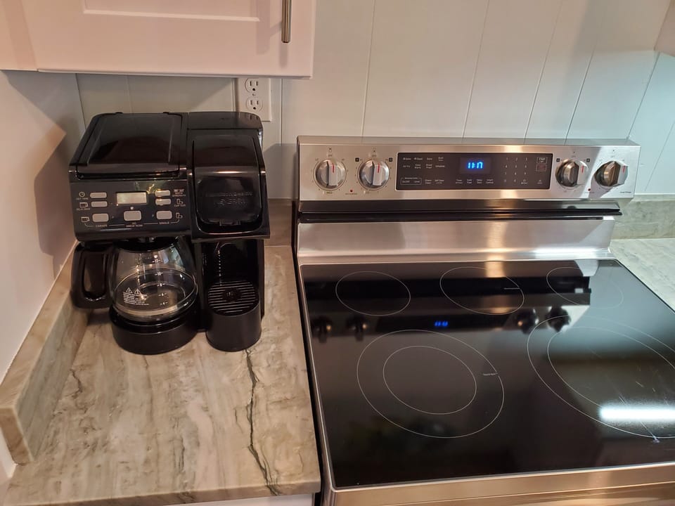 Brand new electric range and coffee maker accommodates k-cups or drip coffee
