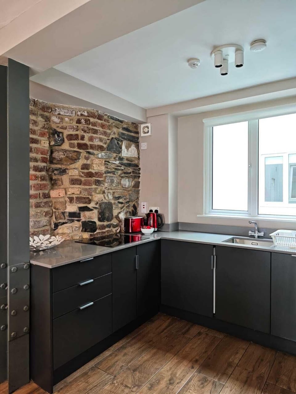 Deluxe Apartment, 2 Bedrooms, 2 Bathrooms, City View | Private kitchen | Fridge, microwave, oven, stovetop