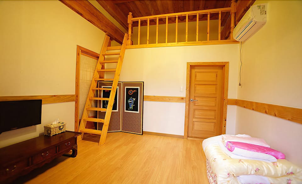Family Room | Free WiFi