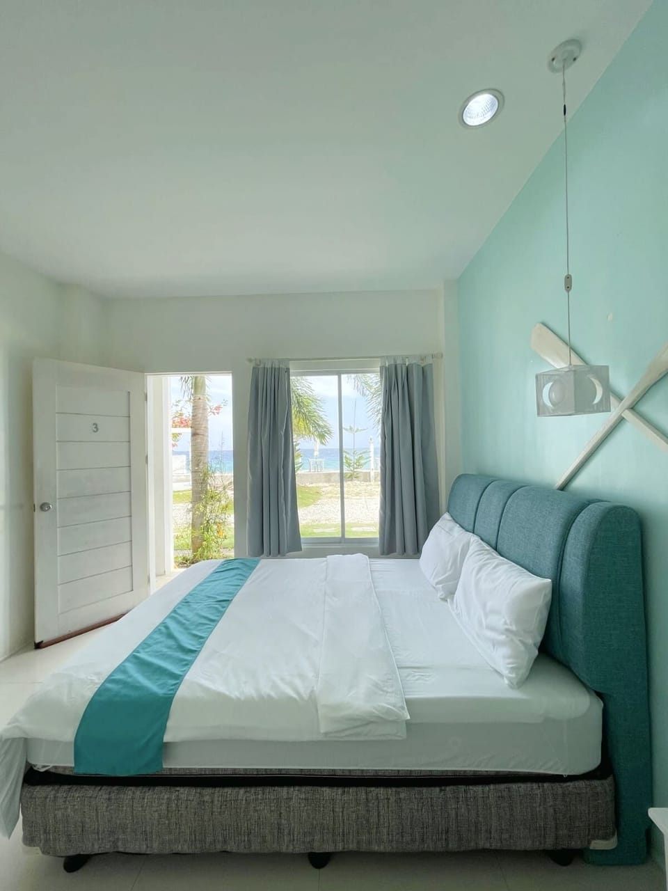 Standard Room | Iron/ironing board, rollaway beds, bed sheets