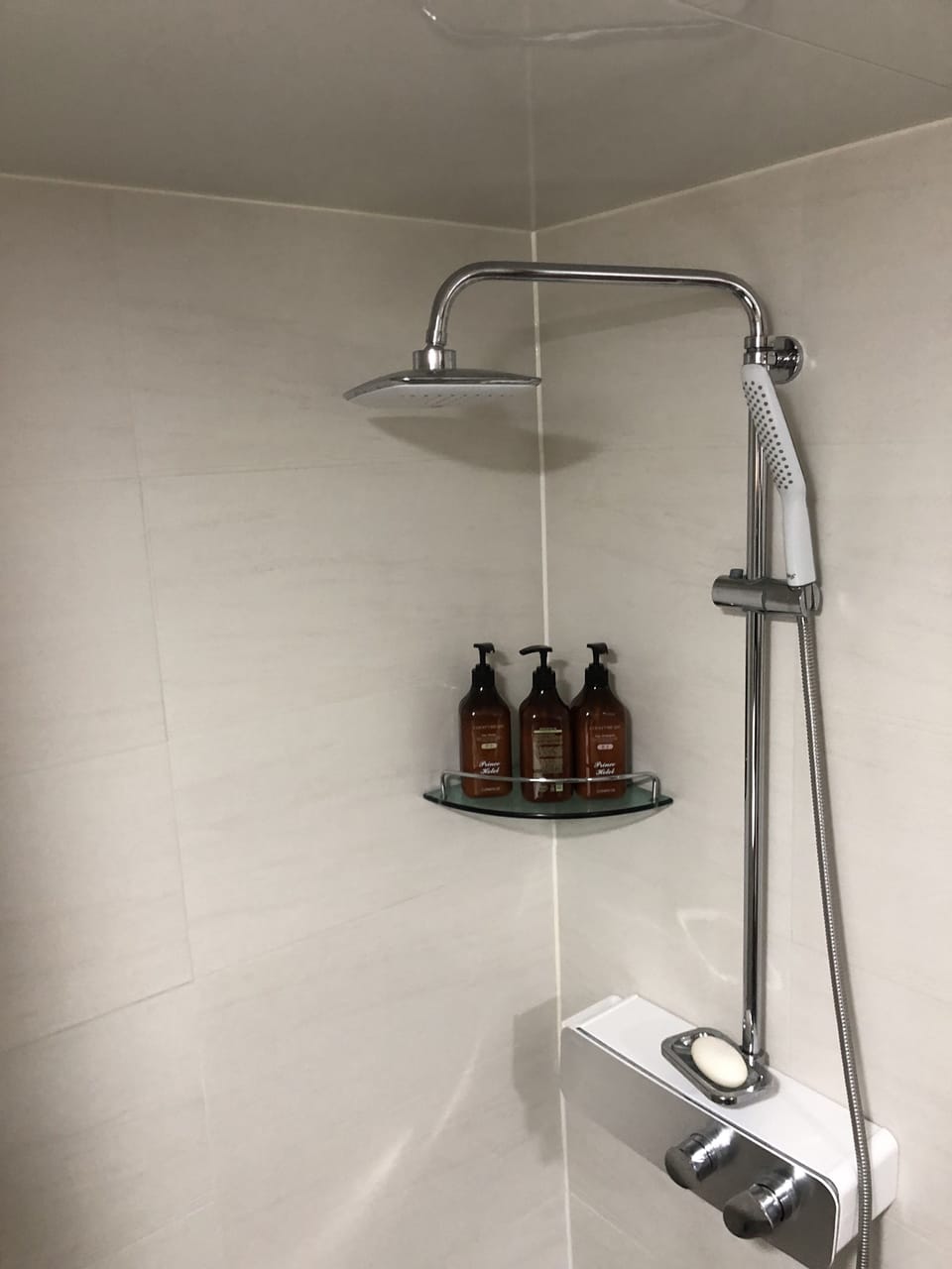Standard Room | Bathroom shower