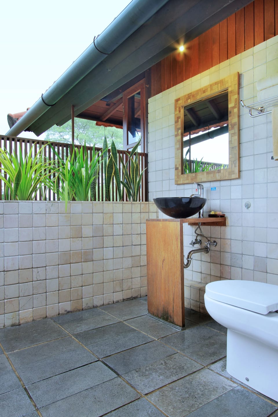 Sarin Ubud Suites by GenuineHost Bed and Breakfast in Ubud