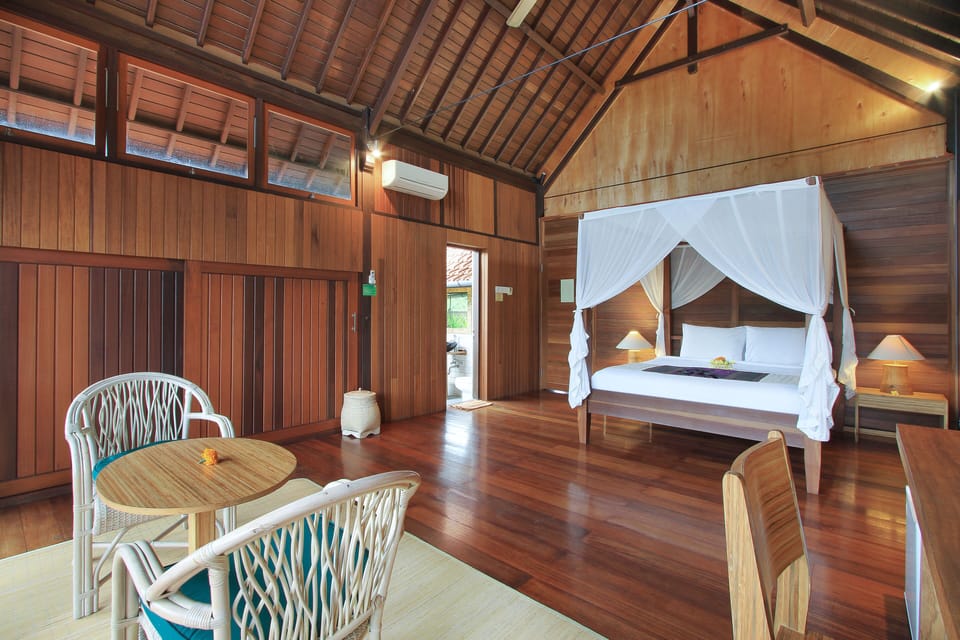 Wooden Room | In-room safe, desk, free WiFi, bed sheets