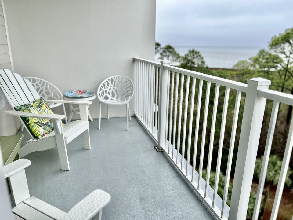 beautiful balcony bay view 