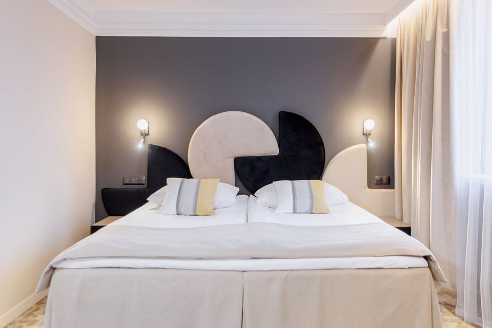 Executive Double or Twin Room | Desk, laptop workspace, blackout drapes, iron/ironing board