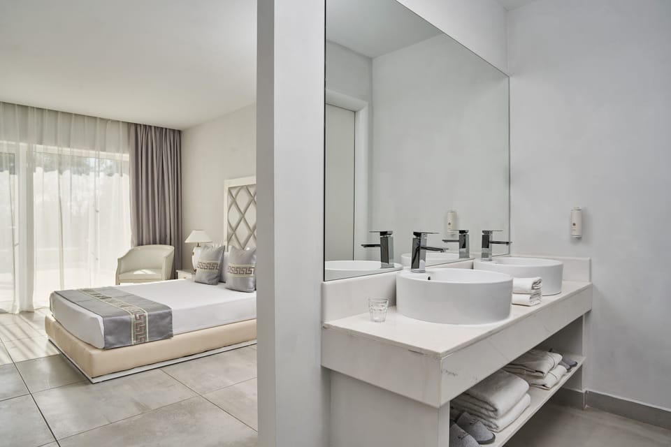 Shower, free toiletries, hair dryer, bathrobes