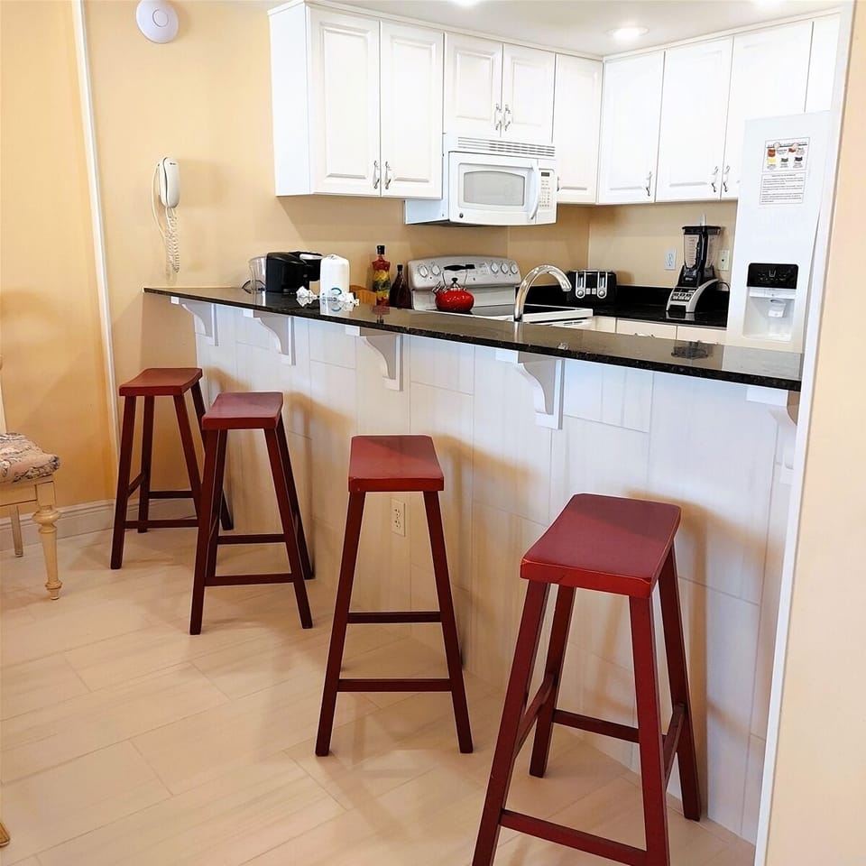 Bar Area with Seating for 4