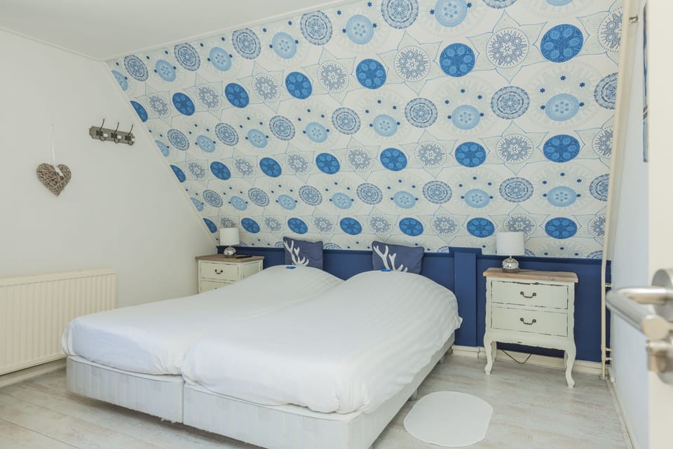 Double Room | In-room safe, cribs/infant beds, free WiFi, bed sheets