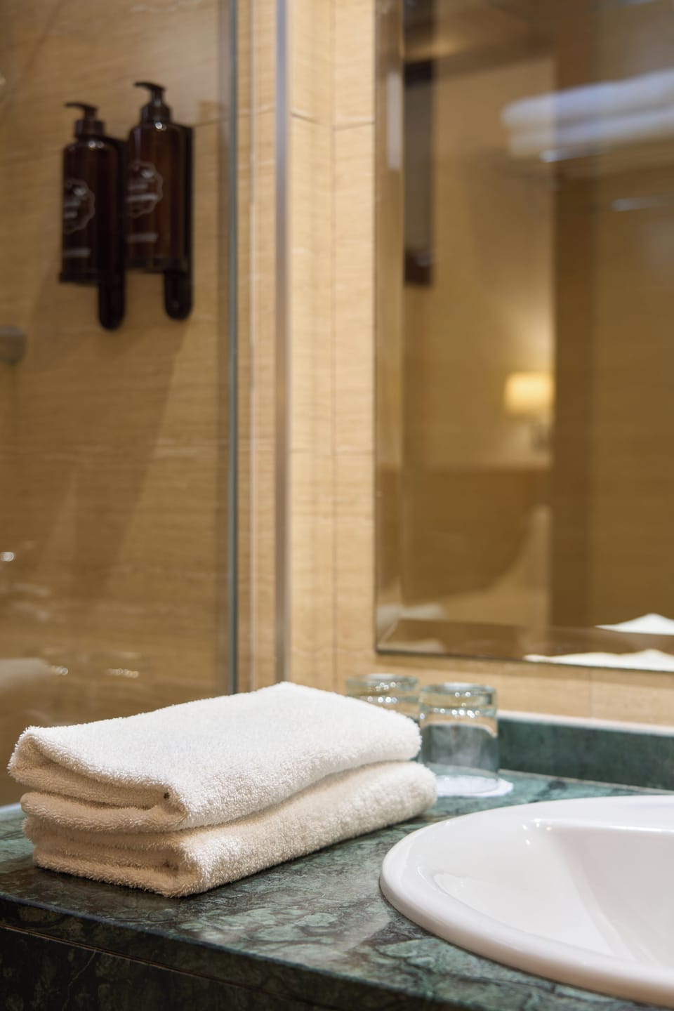 Single Room | Bathroom | Combined shower/tub, eco-friendly toiletries, bidet, towels