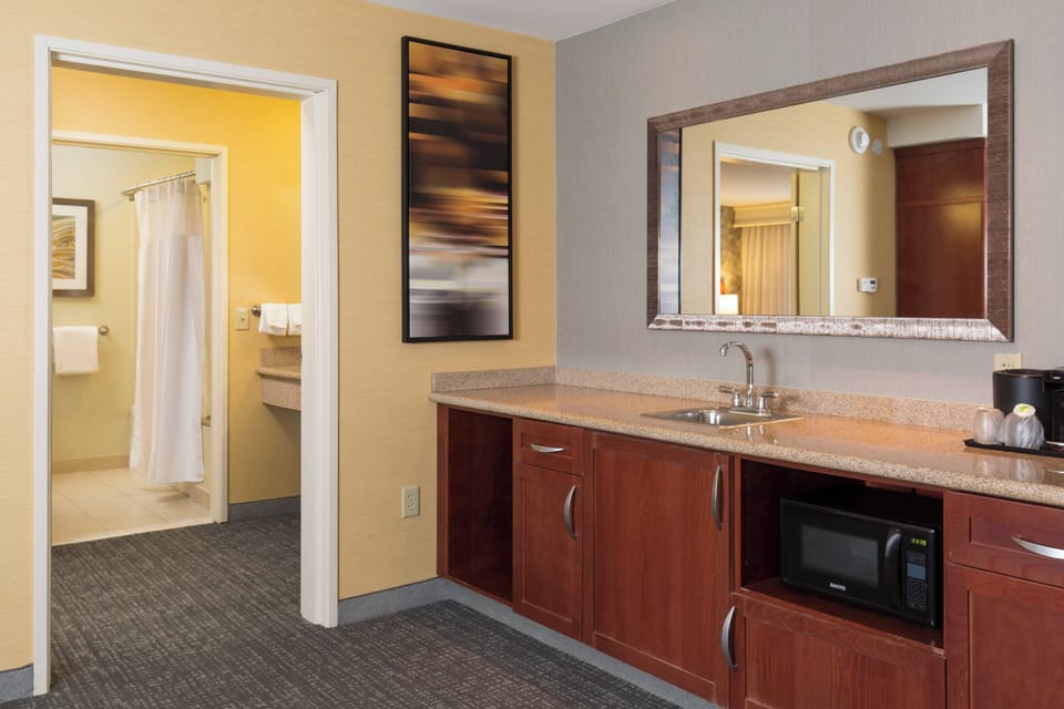 Suite, 1 Bedroom | Premium bedding, pillowtop beds, desk, laptop workspace
