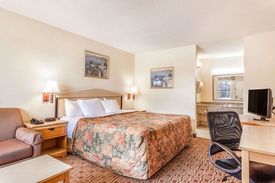 Rollaway beds, free WiFi, bed sheets, alarm clocks