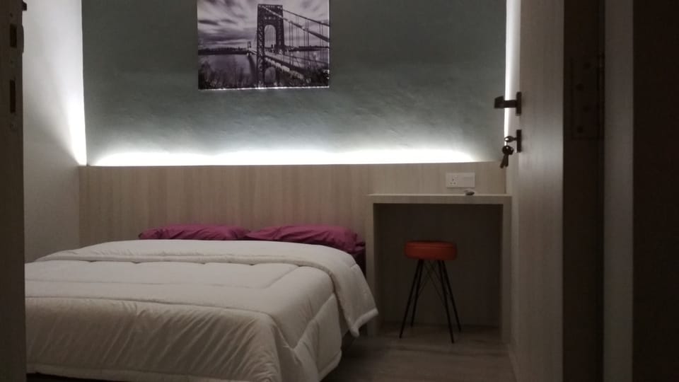Superior Room | Premium bedding, desk, iron/ironing board (on request), WiFi (free)
