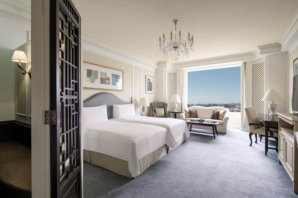Valley Wing, Deluxe Twin Room | Premium bedding, down comforters, minibar, in-room safe