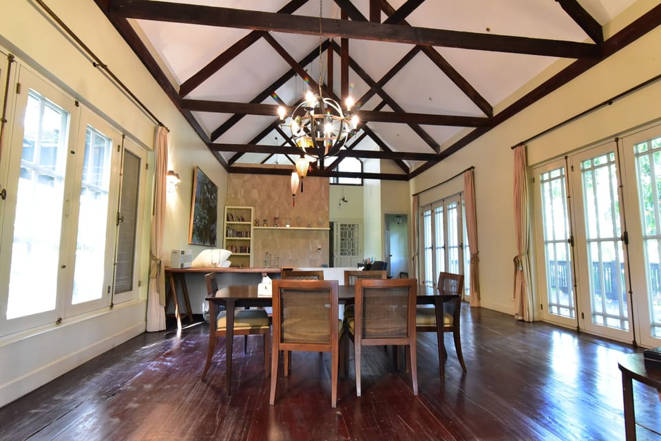 4 Bedrooms Villa | In-room dining