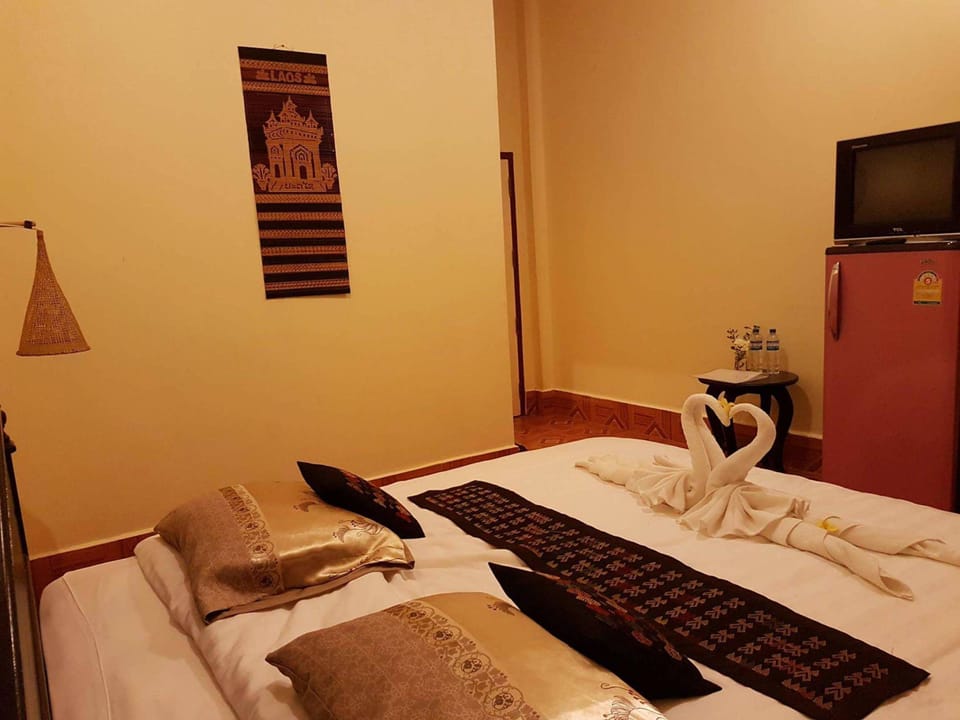 Deluxe Double Room | Desk, free WiFi, bed sheets