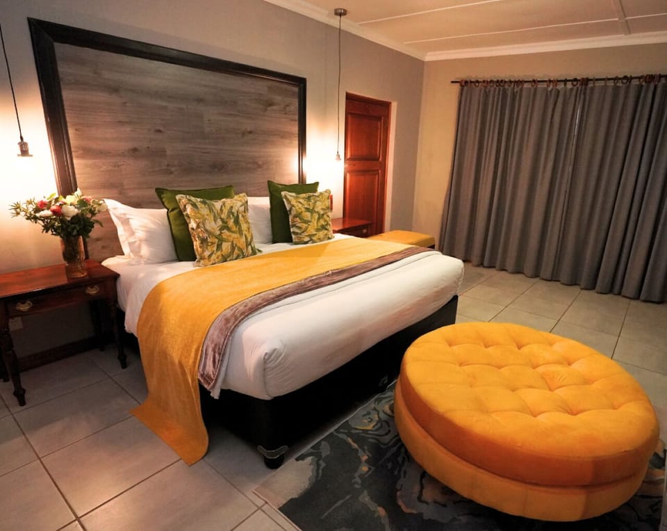 Presidential Suite, 1 King Bed | Minibar, in-room safe, desk, alarm clocks