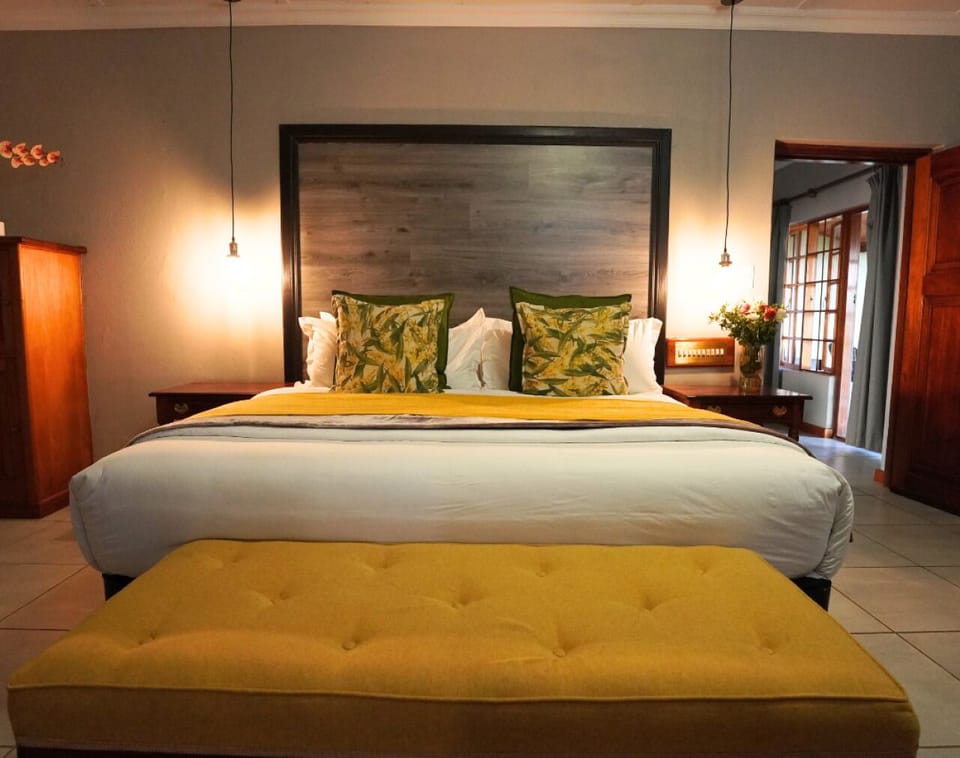 Presidential Suite, 1 King Bed | Minibar, in-room safe, desk, alarm clocks