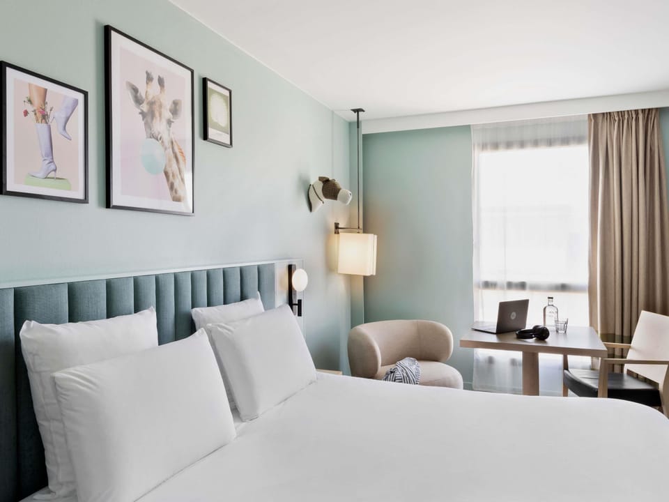 Privilege, Room, 1 Double Bed | Premium bedding, minibar, in-room safe, desk