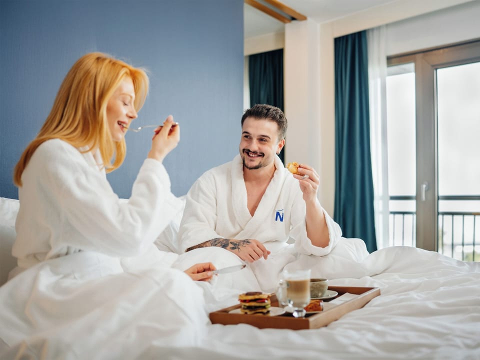 Suite, 1 Double Bed with Sofa bed | Minibar, in-room safe, desk, soundproofing