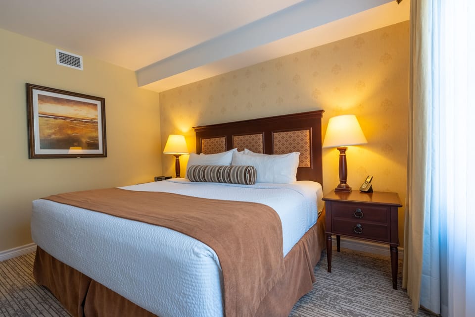 Hypo-allergenic bedding available, pillowtop beds, desk
