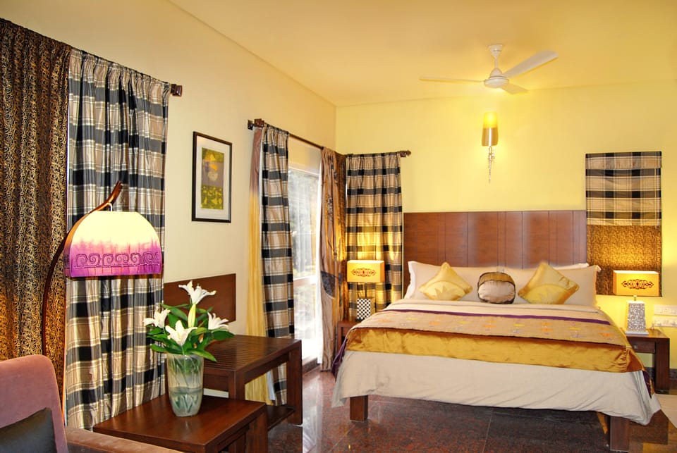Standard Room, 1 Double Bed | Memory foam beds, minibar, in-room safe, desk