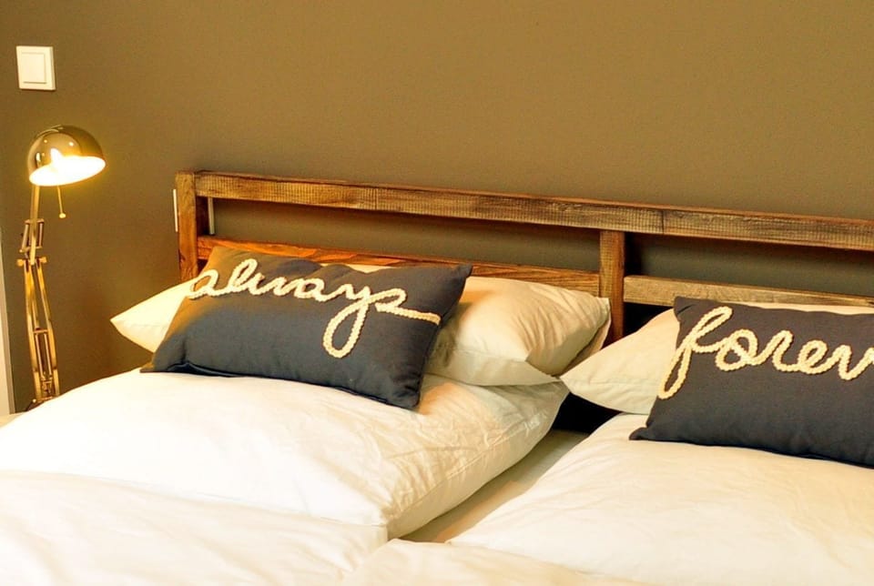 Comfort Studio, 1 Bedroom, Private Bathroom | Soundproofing, iron/ironing board, rollaway beds, free WiFi